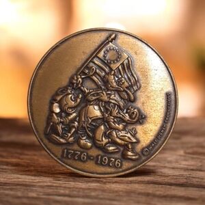 Vintage 1976 Disneyland Bronze Bicentennial Medallion